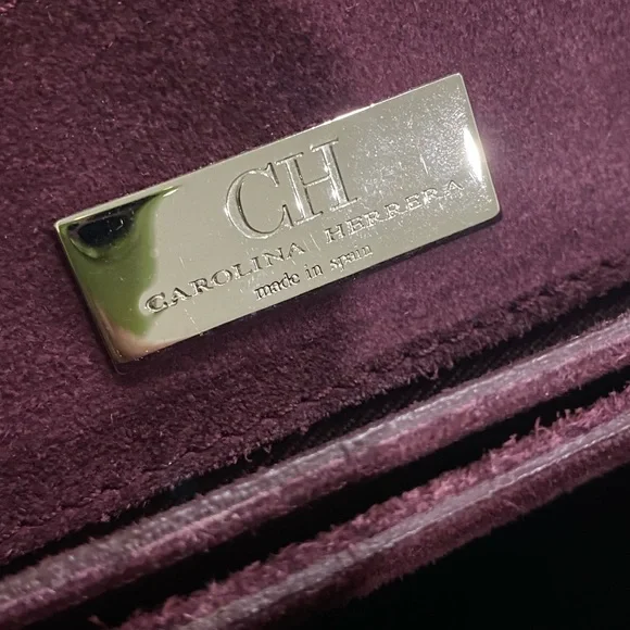 👜Carolina Herrera cross body súper good condition👜 - Picture 11 of 16